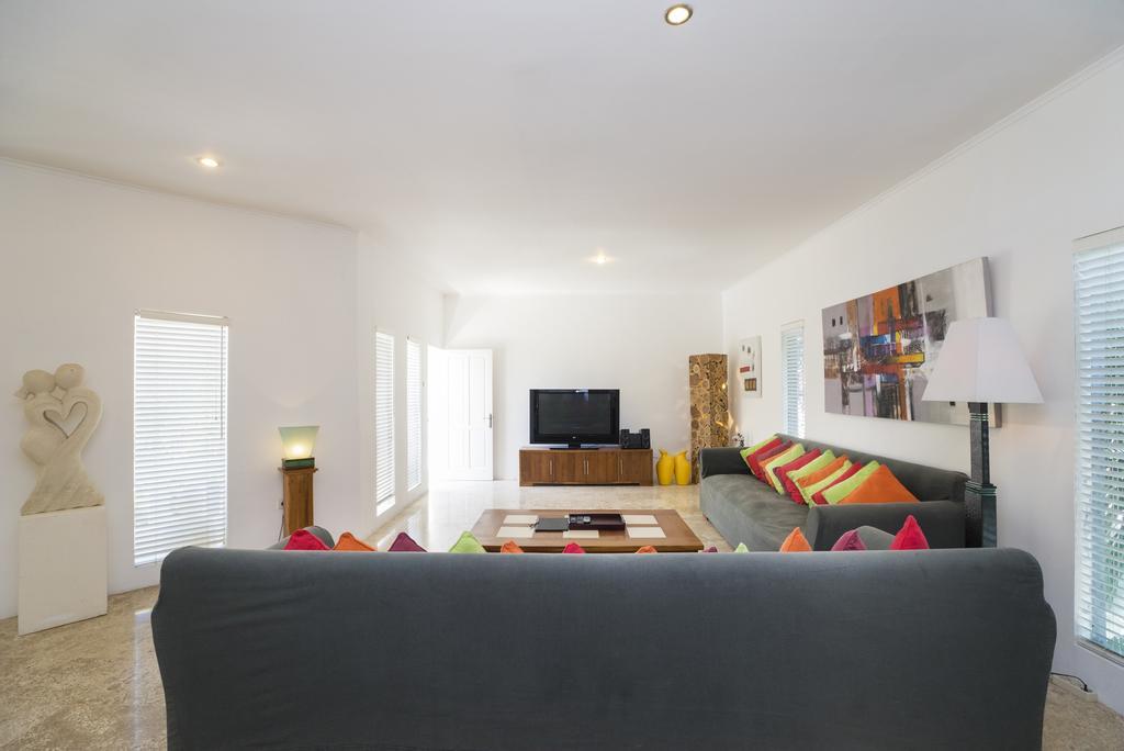 Beach Melati Apartments 레기안 외부 사진
